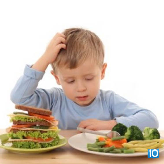 İştahsız Çocuklara Yemek Yedirmenin 10 Altın Kuralı