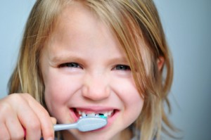 Eğlenerek Diş Fırçalama Alışkanlığı İçin 10 Altın Kuralı