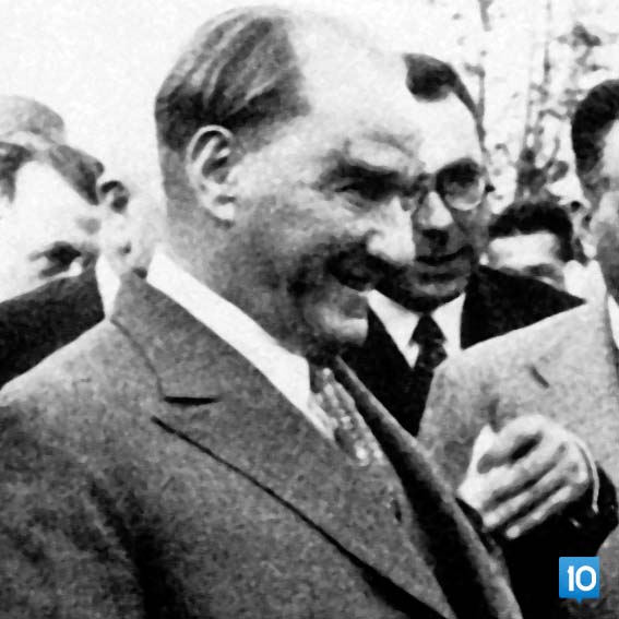 Atatürk’ün En Güzel 10 Fotoğrafı